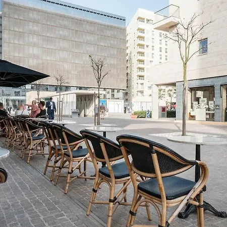 Modern In The Area Of Apartment